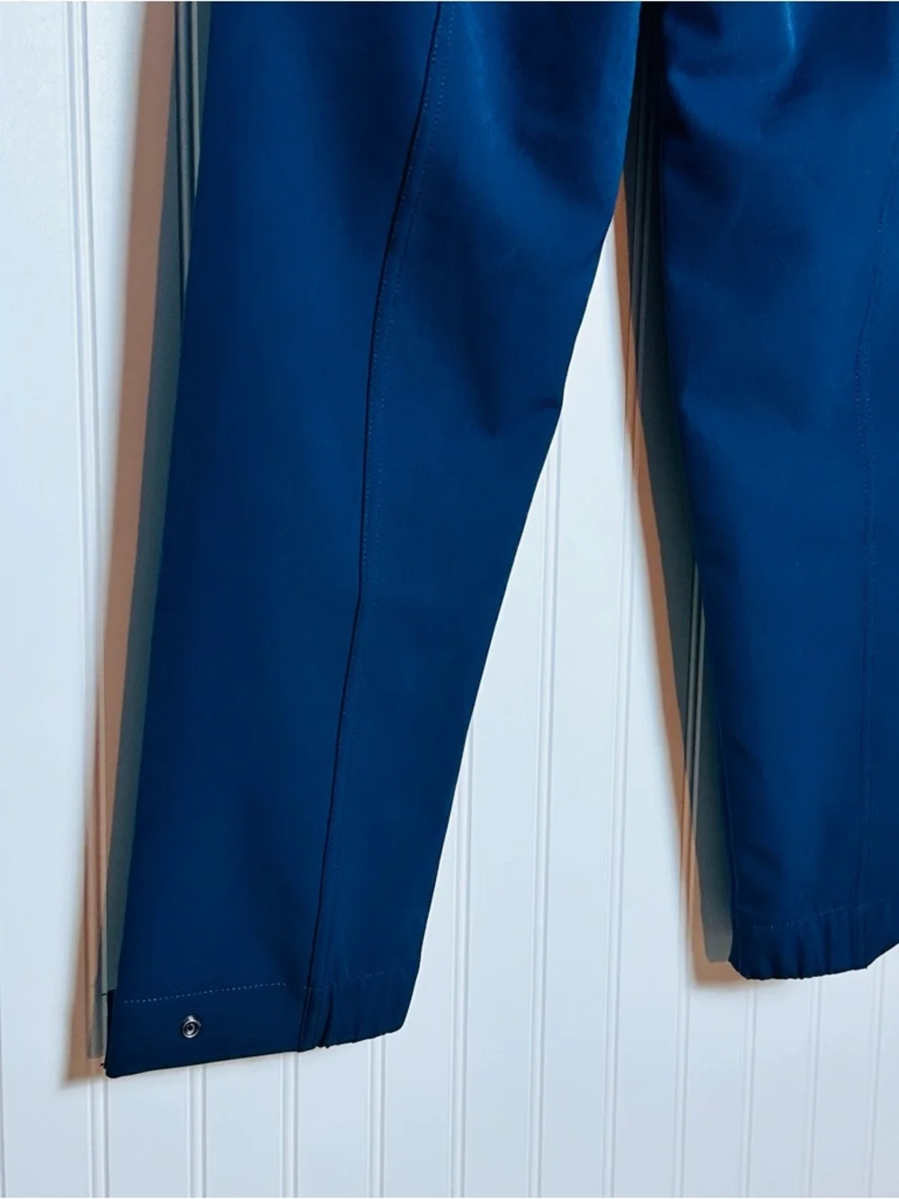 Athleta Endless High Rise Cargo Pant
Textured, stretch fabric in a tapered 6 - Picture 11 of 14